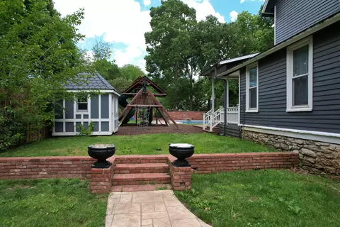 Exterior - 1435 E Walnut St, Springfield, MO 65802 photo 24 of 34
