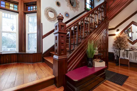Entry Way - 1435 E Walnut St, Springfield, MO 65802 photo 7 of 9