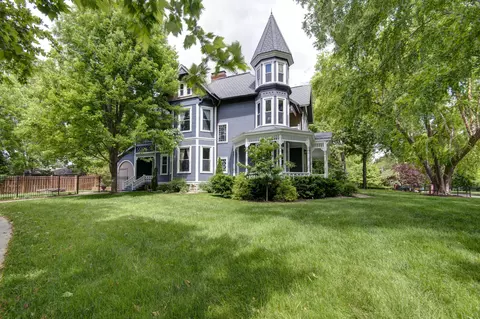 Exterior - 1435 E Walnut St, Springfield, MO 65802 photo 7 of 34