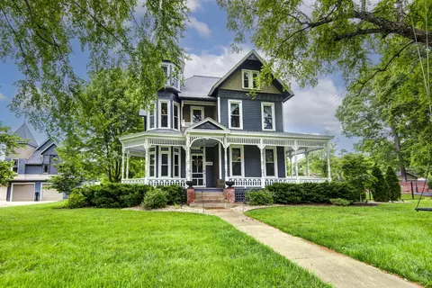 Exterior - 1435 E Walnut St, Springfield, MO 65802 photo 5 of 34