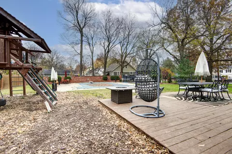 Exterior - 1435 E Walnut St, Springfield, MO 65802 photo 34 of 34