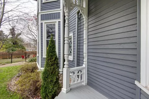 Exterior - 1435 E Walnut St, Springfield, MO 65802 photo 14 of 34