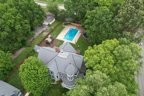 View/Area - 1435 E Walnut St, Springfield, MO 65802 photo 2 of 6