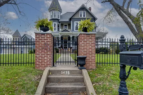 Exterior - 1435 E Walnut St, Springfield, MO 65802 photo 2 of 34