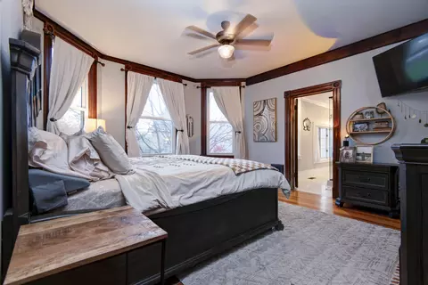 Bedroom - 1435 E Walnut St, Springfield, MO 65802 photo 1 of 6