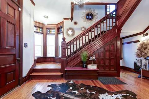 Entry Way - 1435 E Walnut St, Springfield, MO 65802 photo 3 of 9