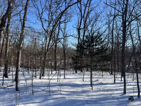 000 Partridge Dr, Climax Springs, MO 65324