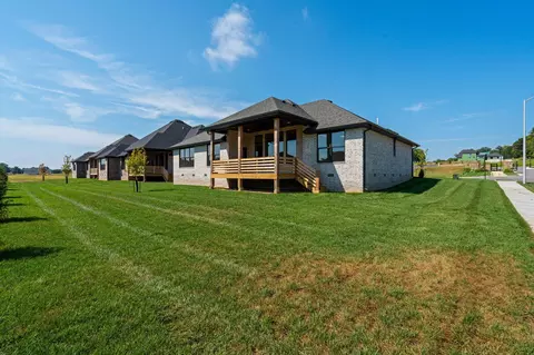 Exterior - 1608 S Pinecone Path, Springfield, MO 65809 photo 5 of 7