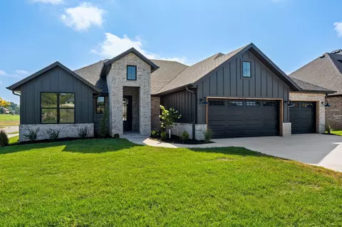 Exterior - 1608 S Pinecone Path, Springfield, MO 65809 photo 2 of 7