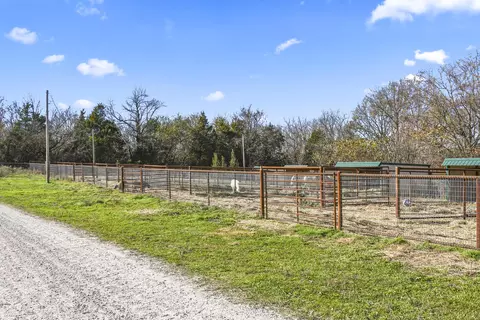 Exterior - 465 E War Horse Ln, Willard, MO 65781 photo 4 of 12