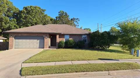 1305 E Hampton Dr, Ozark, MO 65721