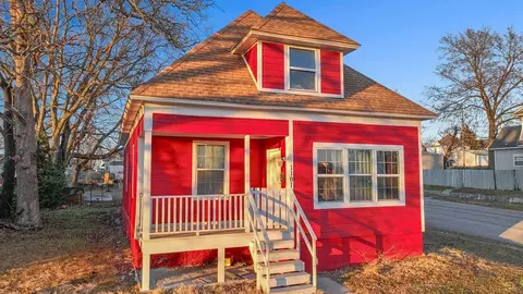 1101 Oak St, Carthage, MO 64836