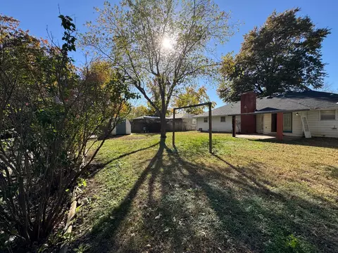Exterior - 2536 S Mccann Ave, Springfield, MO 65804 photo 4 of 10