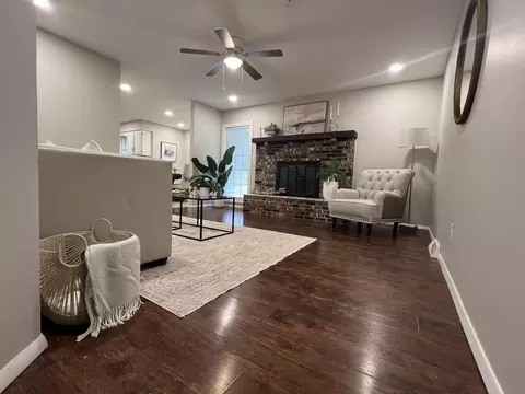 Living - 2536 S Mccann Ave, Springfield, MO 65804 photo 3 of 5