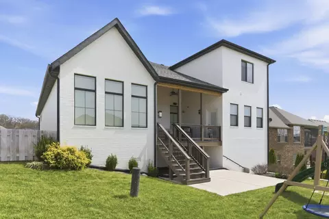 Exterior - 703 S Hickory Dr, Springfield, MO 65809 photo 9 of 14