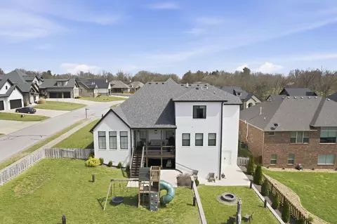 View/Area - 703 S Hickory Dr, Springfield, MO 65809 photo 1 of 4