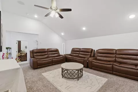 Entry Way - 703 S Hickory Dr, Springfield, MO 65809 photo 7 of 7