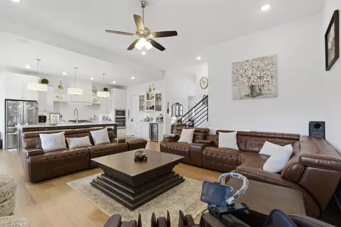 Living - 703 S Hickory Dr, Springfield, MO 65809 photo 3 of 7