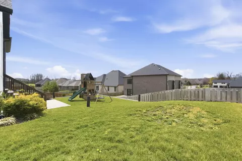 Exterior - 703 S Hickory Dr, Springfield, MO 65809 photo 11 of 14
