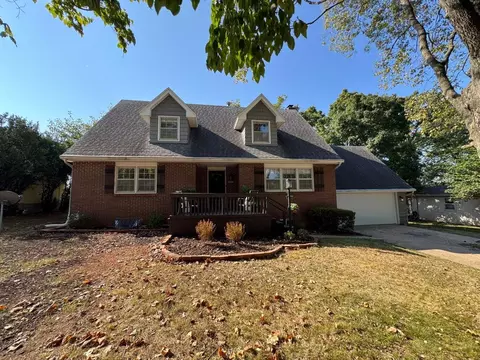 2304 E Cardinal St, Springfield, MO 65804