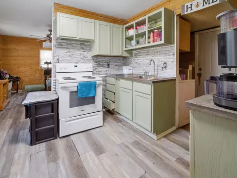 Kitchen - 3156 W Mount Vernon St, Springfield, MO 65802 photo 2 of 2