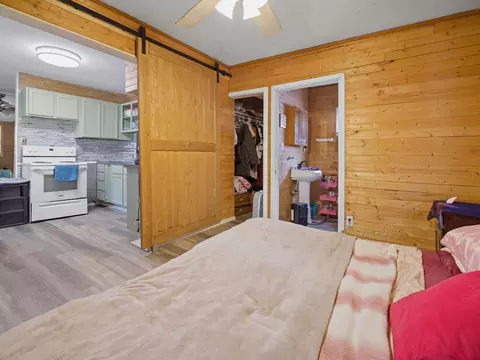 Bedroom - 3156 W Mount Vernon St, Springfield, MO 65802 photo 2 of 2