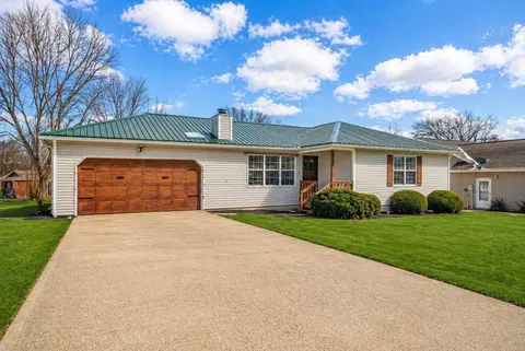 106 S Elm St, Blue Eye, MO 65611