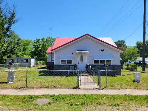 1401 E Broadway St, Monett, MO 65708