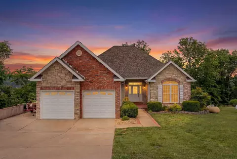 21 Tall Cedar Ln, Reeds Spring, MO 65737