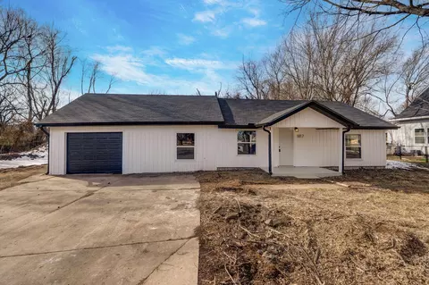 1817 N Burton Ave, Springfield, MO 65803