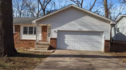 Exterior - 3237 S Ferguson Ave, Springfield, MO 65807 photo 3 of 4