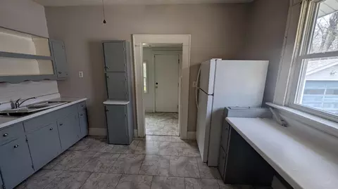Entry Way - 1337 S Kimbrough Ave, Springfield, MO 65807 photo 1 of 1