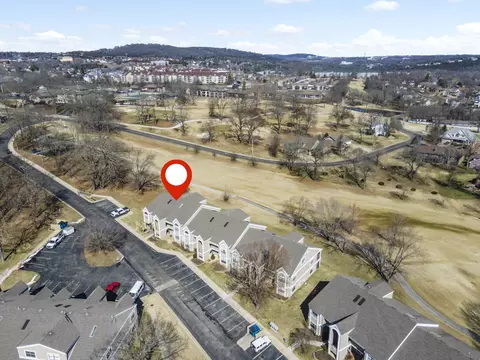 255 Wimbledon Dr #8, Branson, MO 65616
