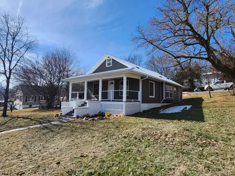 106 Mountain St, Cassville, MO 65625