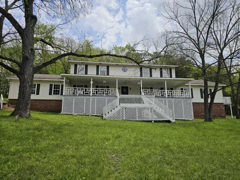 2332 Packet Hollow Rd, Pineville, MO 64856