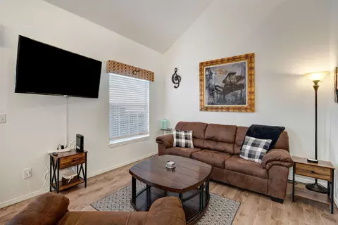 Living - 490 Abby Ln #5, Branson, MO 65616 photo 3 of 4