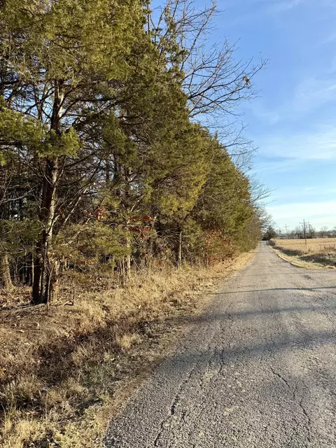 000 S 25th Rd, Humansville, MO 65674