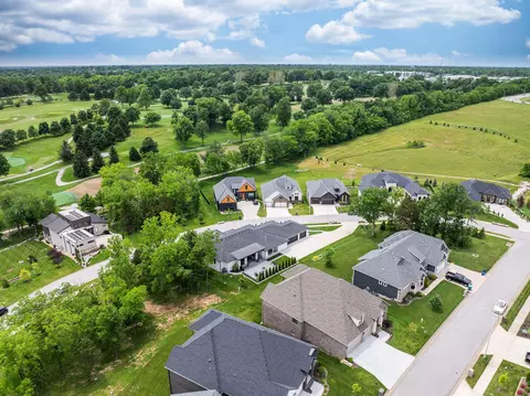 View/Area - 3705 E Cypress St, Springfield, MO 65802 photo 7 of 17