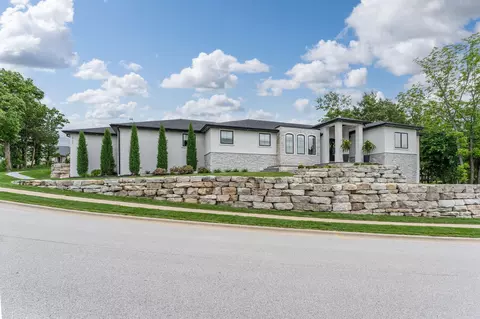 Exterior - 3705 E Cypress St, Springfield, MO 65802 photo 4 of 27