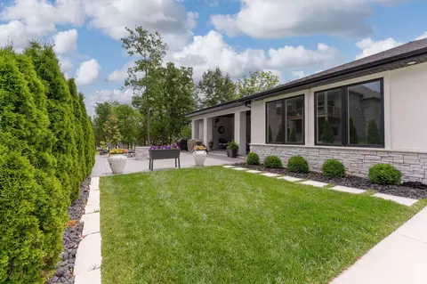 Exterior - 3705 E Cypress St, Springfield, MO 65802 photo 11 of 27
