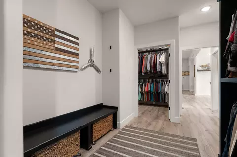 Entry Way - 3705 E Cypress St, Springfield, MO 65802 photo 6 of 6