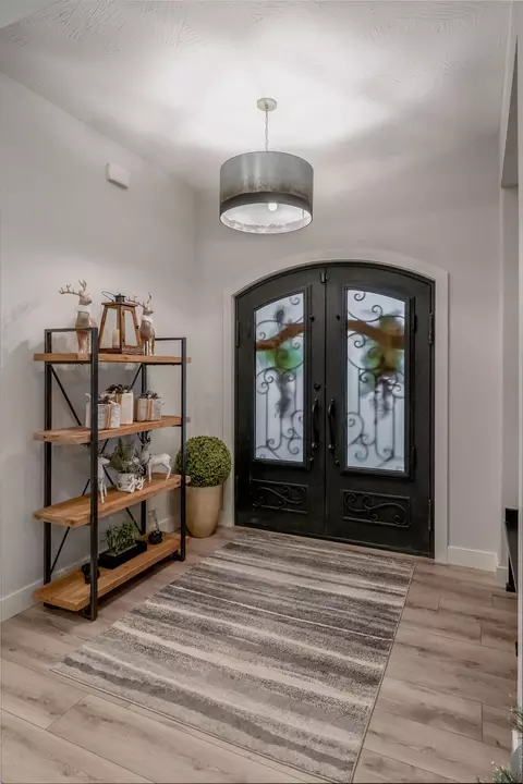 Entry Way - 3705 E Cypress St, Springfield, MO 65802 photo 1 of 6