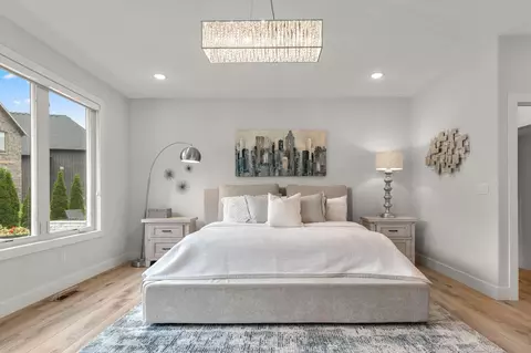 Bedroom - 3705 E Cypress St, Springfield, MO 65802 photo 1 of 6