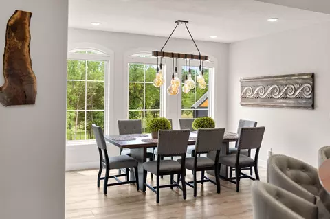 Dining - 3705 E Cypress St, Springfield, MO 65802 photo 1 of 5
