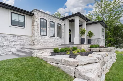 Exterior - 3705 E Cypress St, Springfield, MO 65802 photo 6 of 27