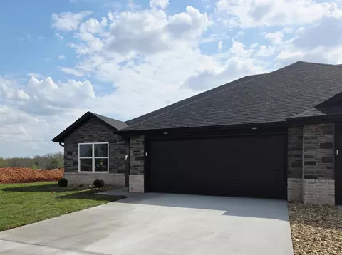 840 E Crystal Ave, Nixa, MO 65714