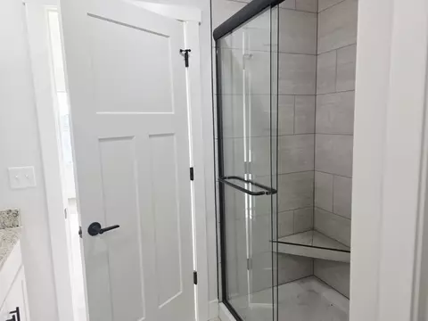 Bath - 840 E Crystal Ave, Nixa, MO 65714 photo 5 of 5