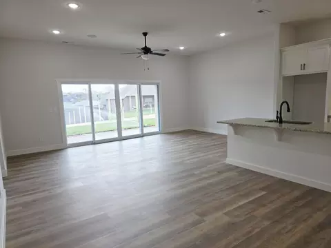 Living - 840 E Crystal Ave, Nixa, MO 65714 photo 2 of 4