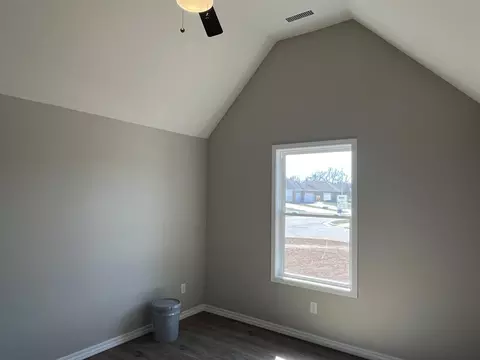 4377 W Skyler Dr, Springfield, MO 65802 photo 8