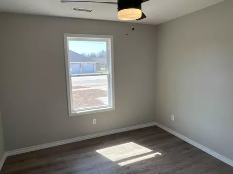 4377 W Skyler Dr, Springfield, MO 65802 photo 7